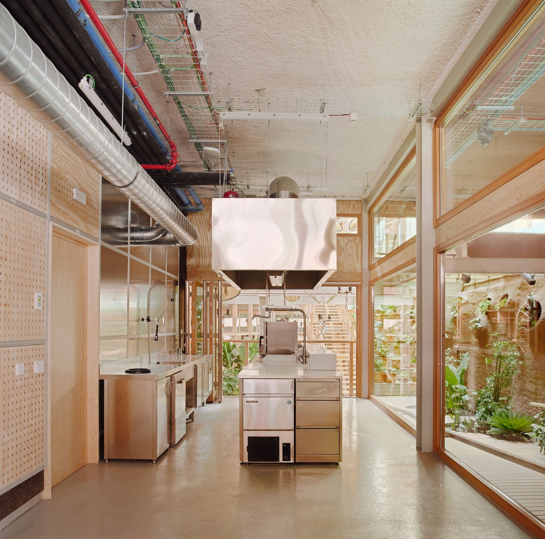 Building for Infinito Delicias by Husos + elii. Photograph by José Hevia.