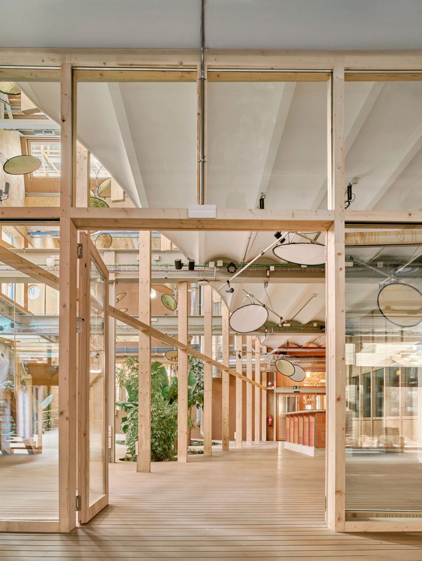Building for Infinito Delicias by Husos + elii. Photograph by José Hevia.