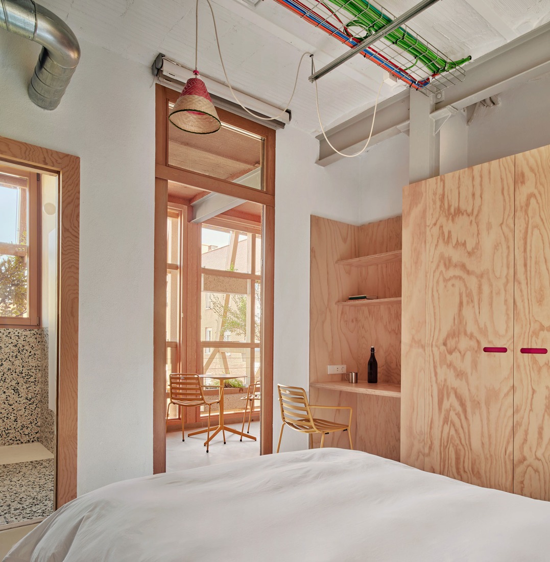 Building for Infinito Delicias by Husos + elii. Photograph by José Hevia.