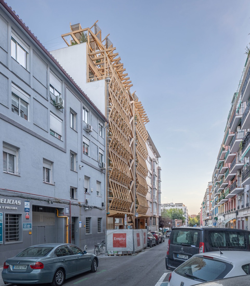 Construction. Building for Infinito Delicias by Husos + elii. Photograph by Impresiones Cotidianas - Juan Asolot.