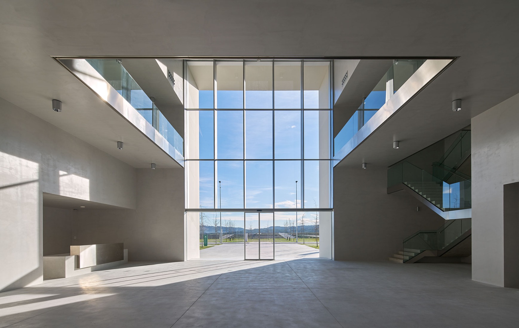 Packaging office building of the new Estrella Galicia brewery. Photograph by Alfonso Quiroga.