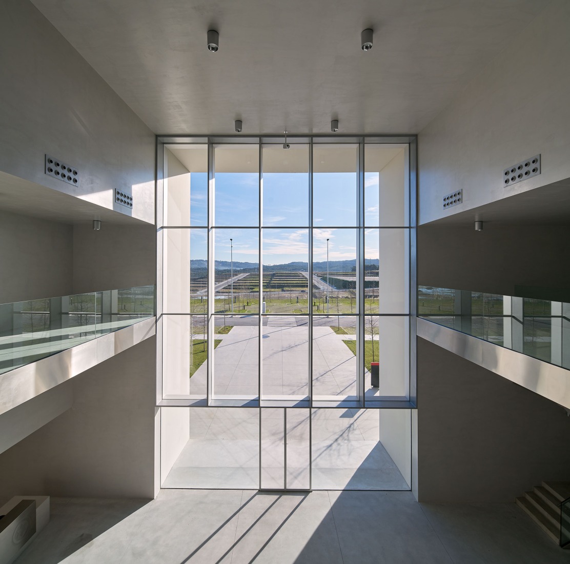 Packaging office building of the new Estrella Galicia brewery. Photograph by Alfonso Quiroga.
