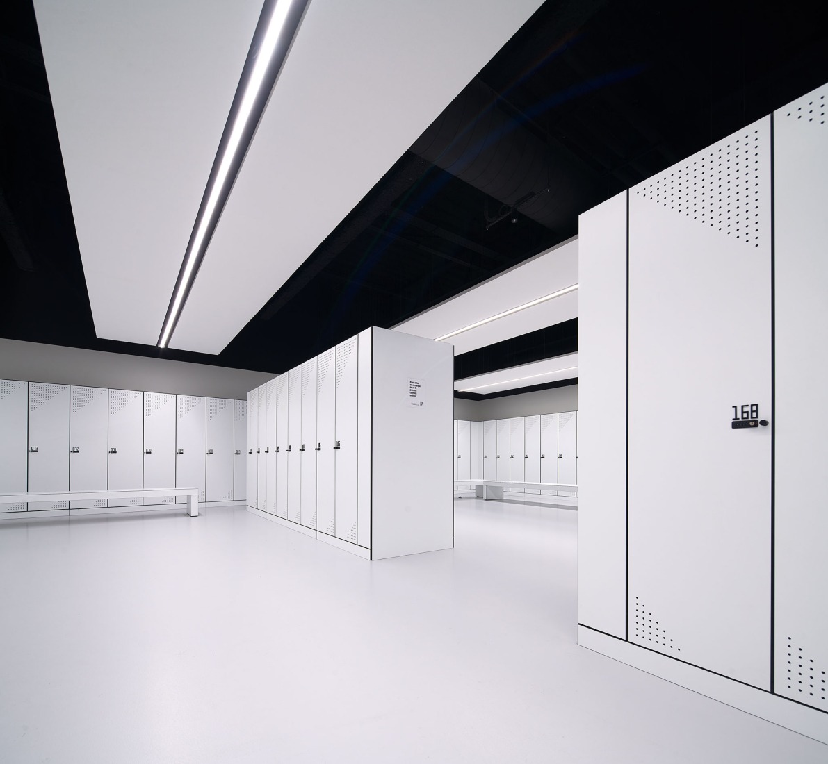 Packaging office building of the new Estrella Galicia brewery. Photograph by Alfonso Quiroga.