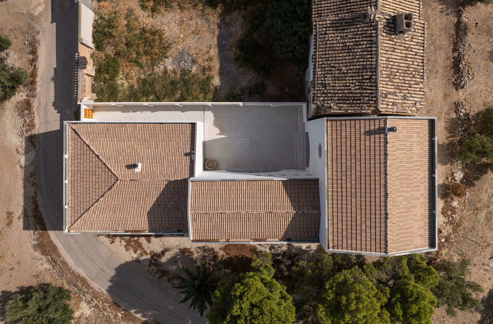 Cortijo El Pardillo by LAH arquitectura. Photograph by Juanan Barros.