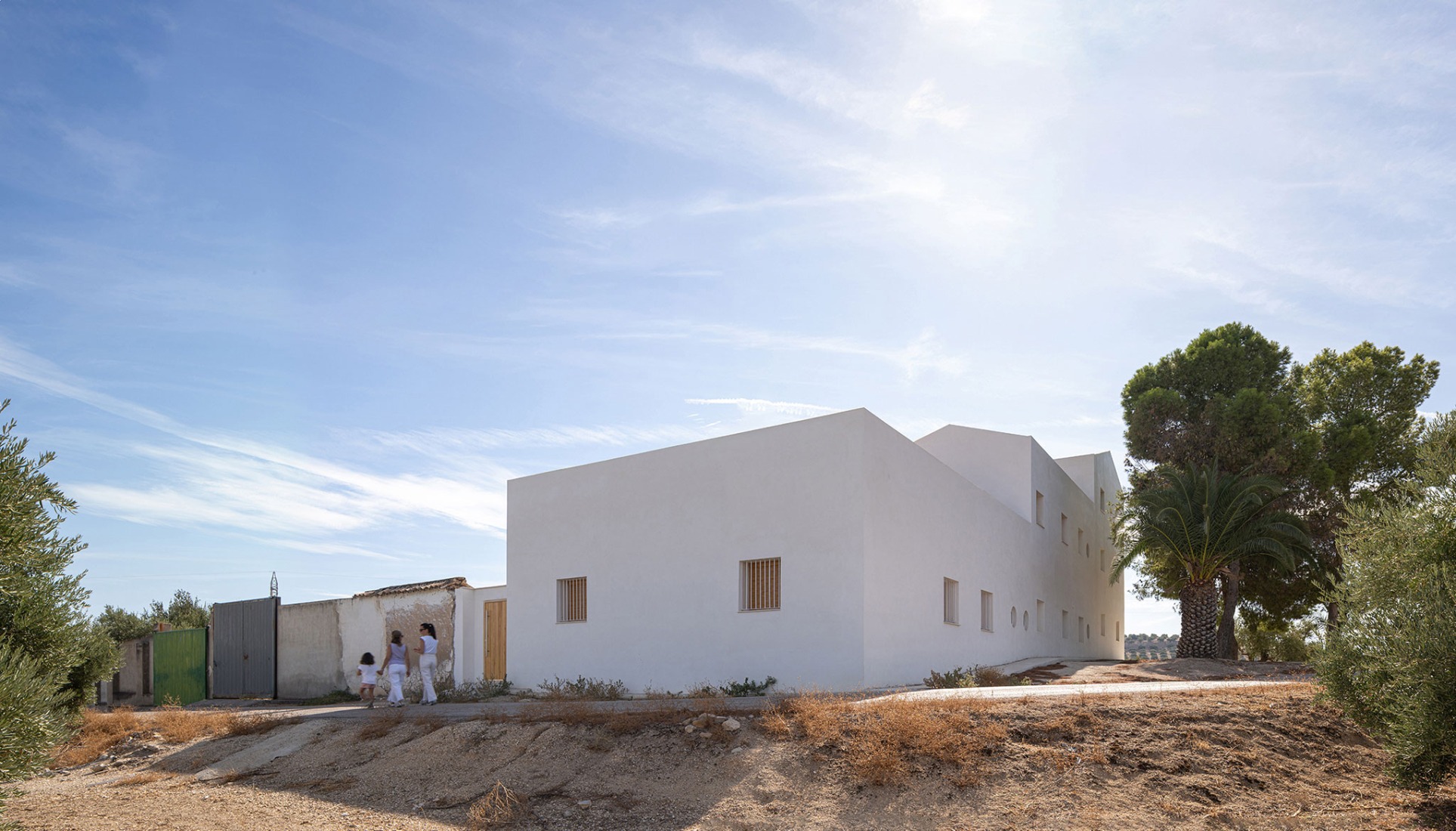 Cortijo El Pardillo by LAH arquitectura. Photograph by Juanan Barros.