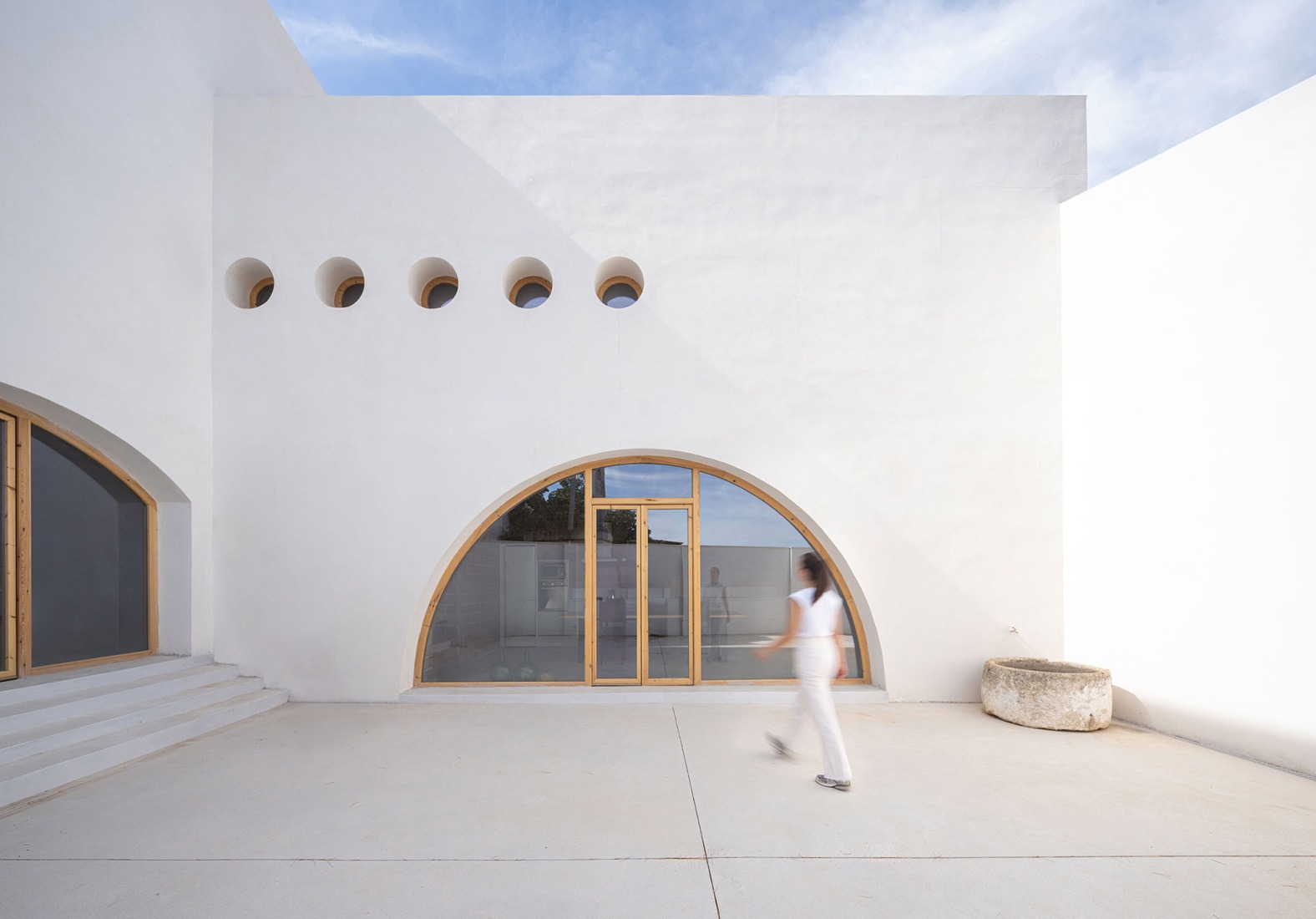 Cortijo El Pardillo by LAH arquitectura. Photograph by Juanan Barros.