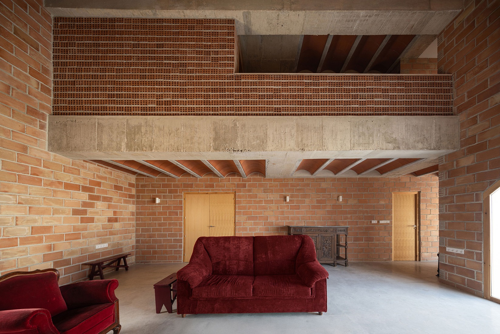 Cortijo El Pardillo by LAH arquitectura. Photograph by Juanan Barros.