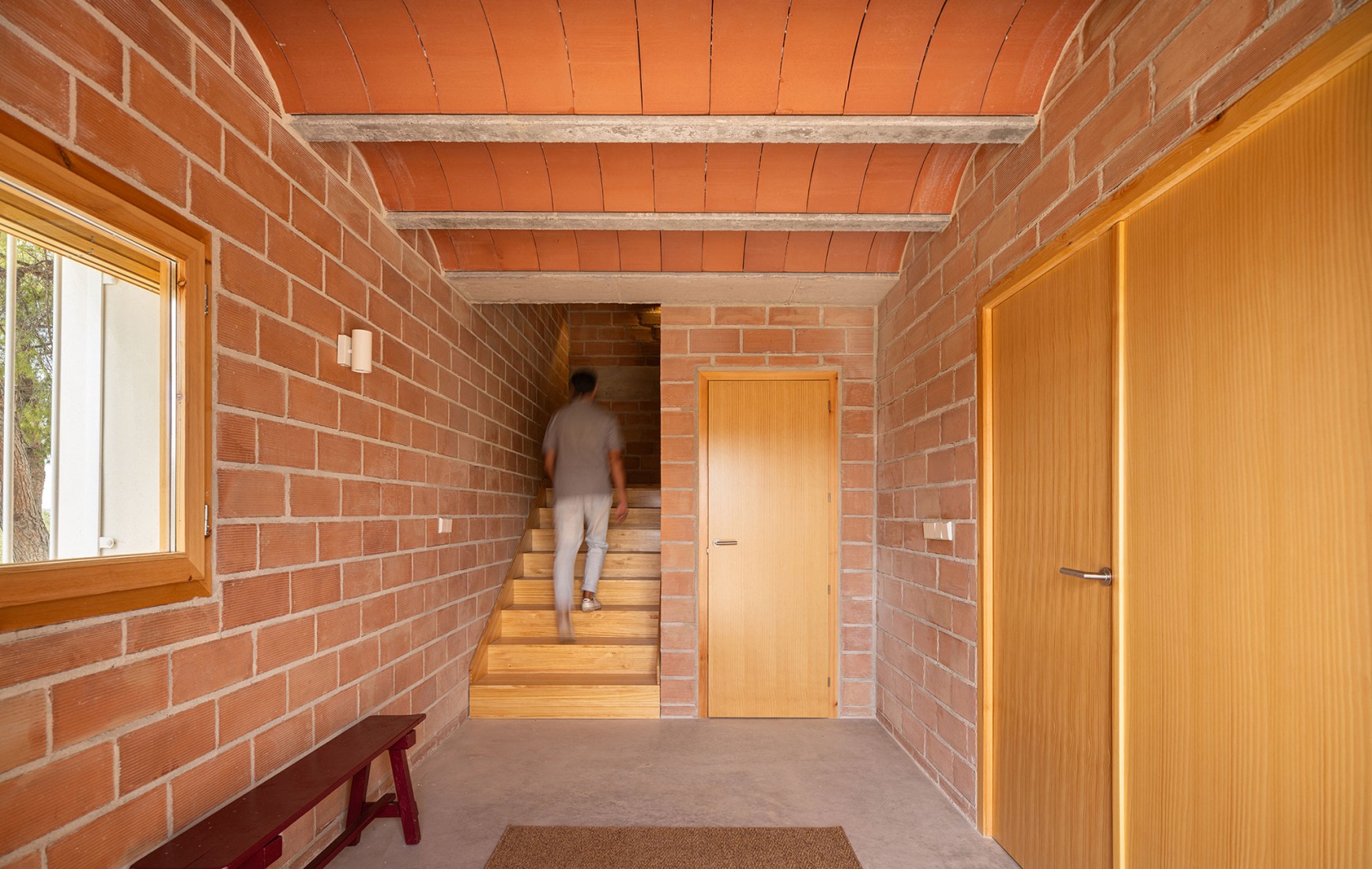 Cortijo El Pardillo by LAH arquitectura. Photograph by Juanan Barros.