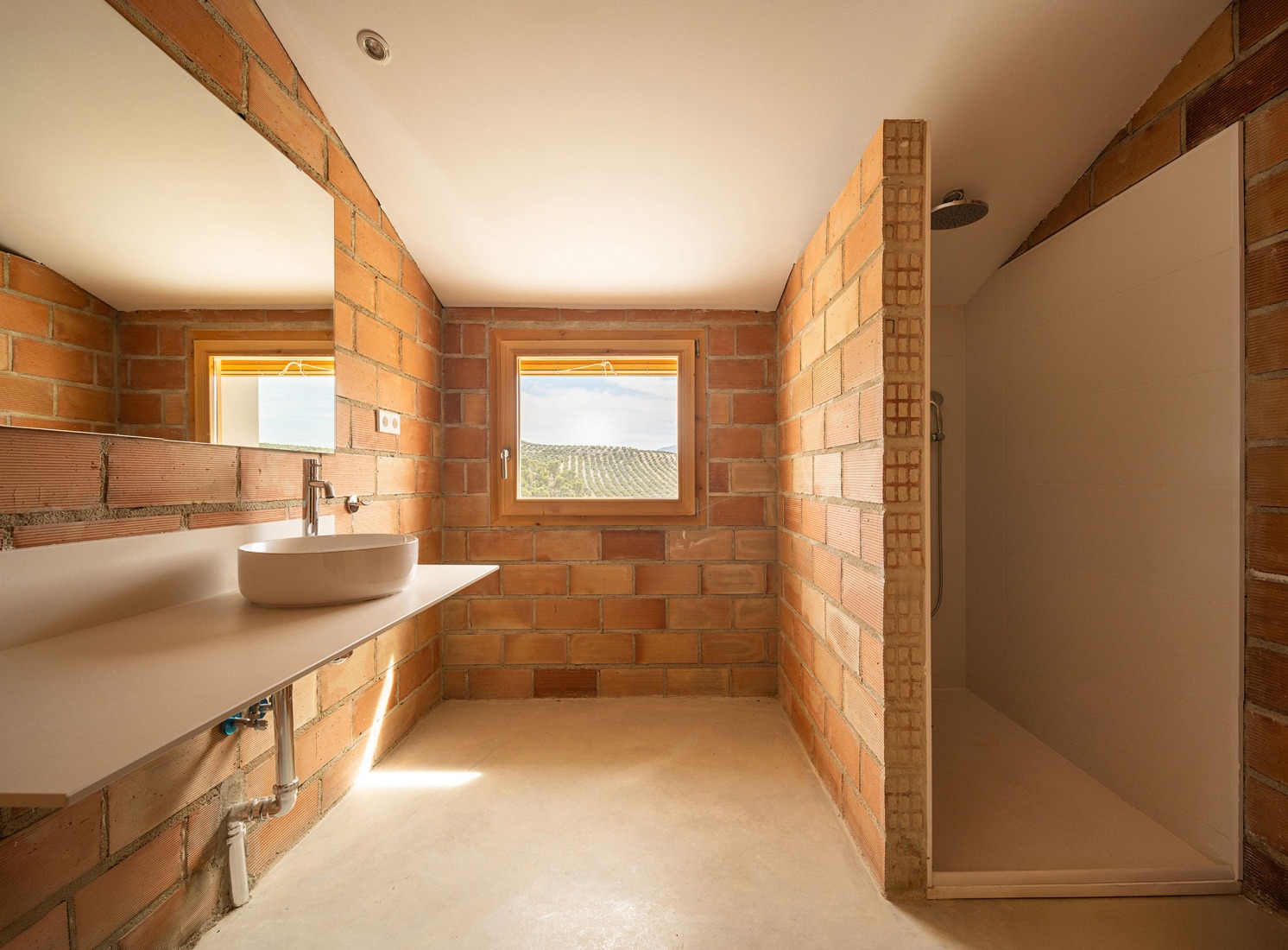 Cortijo El Pardillo by LAH arquitectura. Photograph by Juanan Barros.