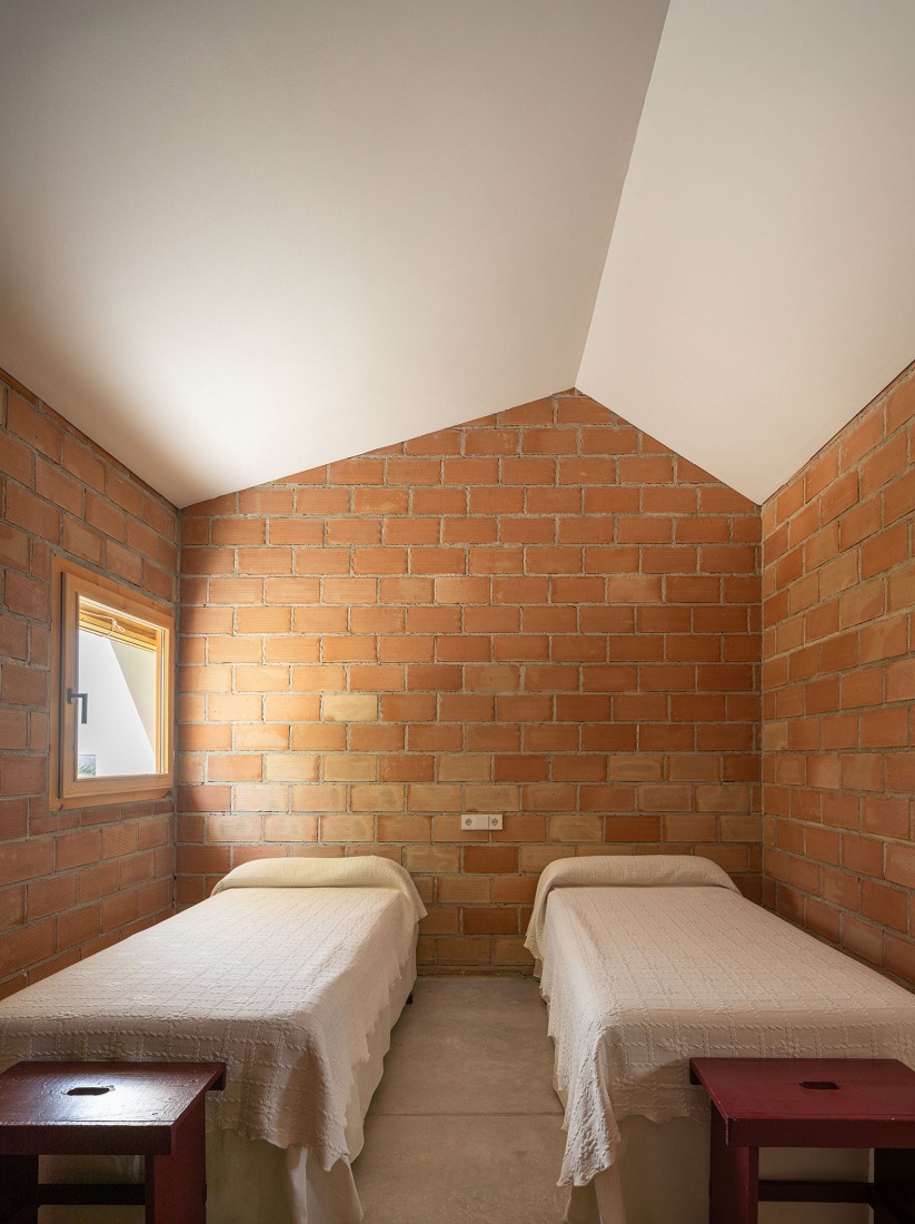 Cortijo El Pardillo by LAH arquitectura. Photograph by Juanan Barros.