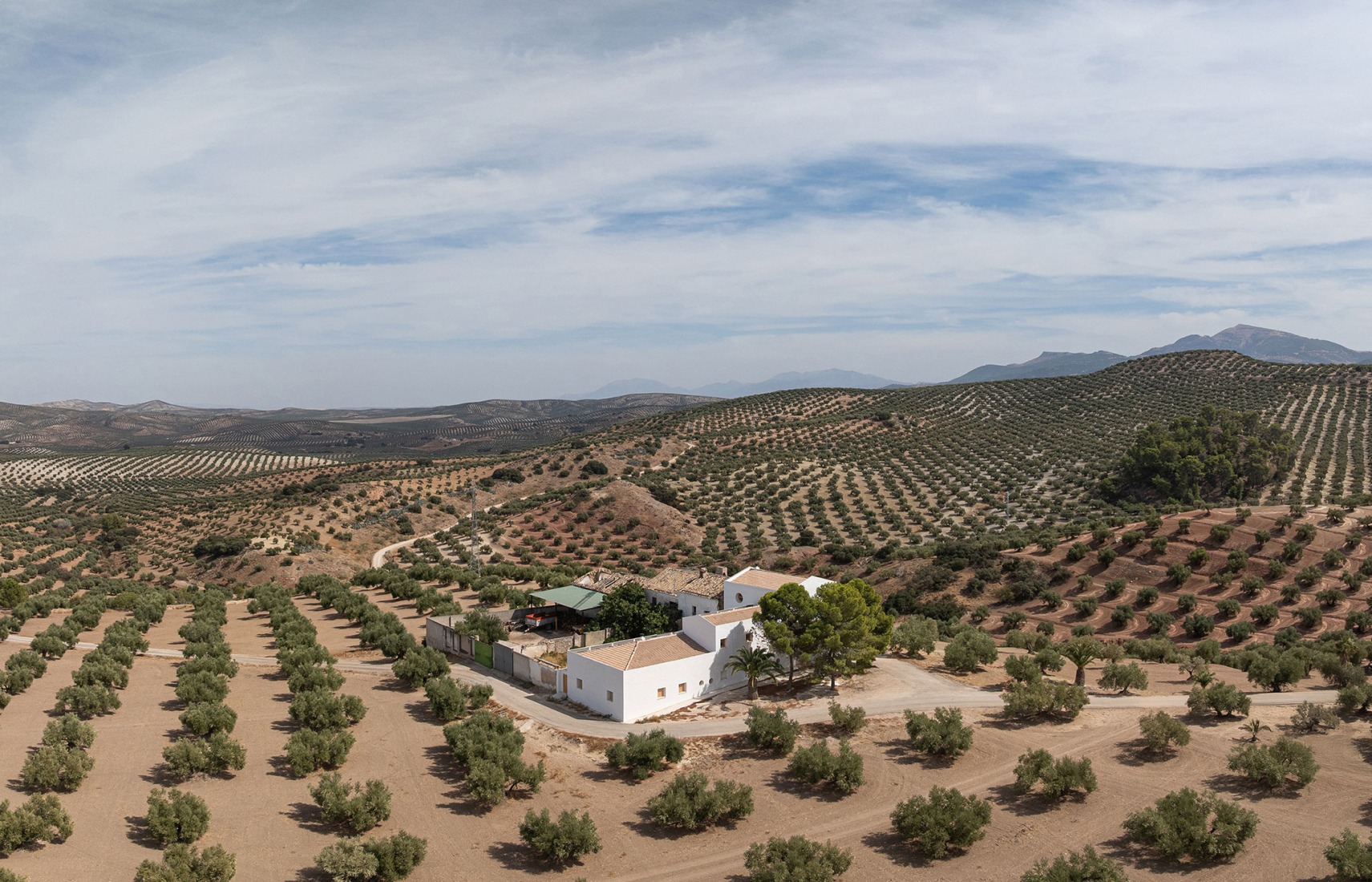 Cortijo El Pardillo by LAH arquitectura. Photograph by Juanan Barros.