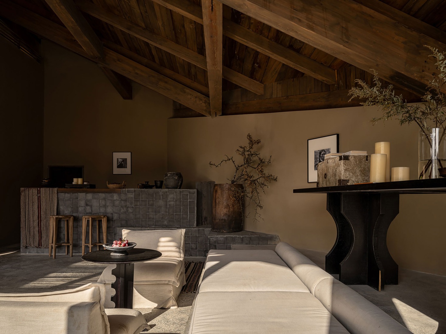 Hotel Songtsm Travel Jiuzhai por Thinking Design. Fotografía por You Pu.
