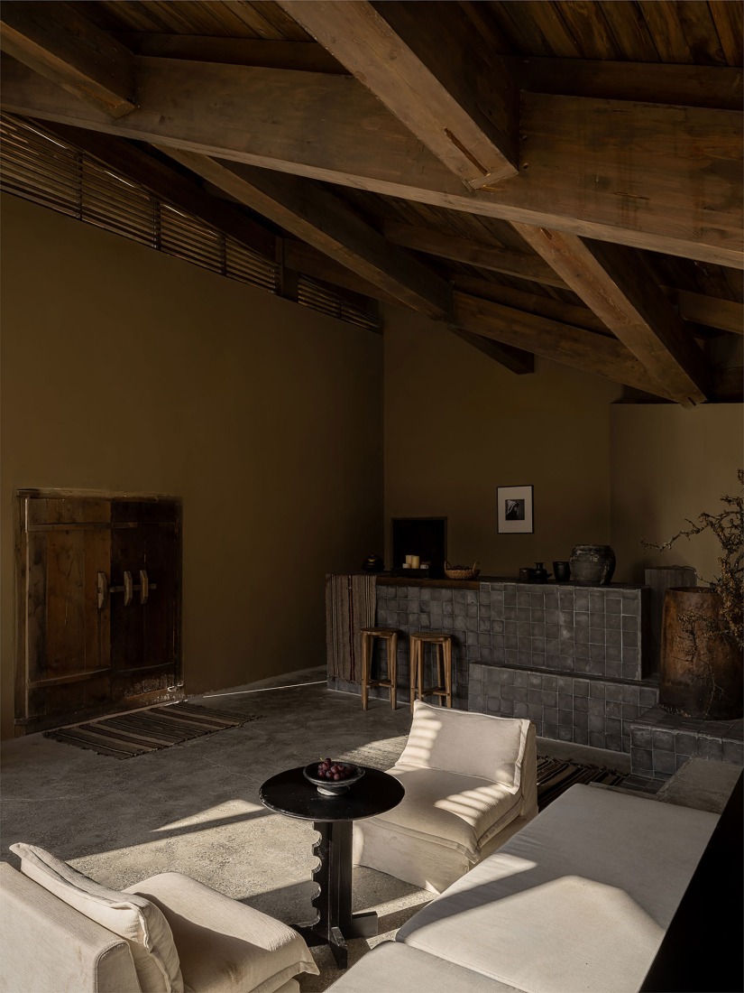 Hotel Songtsm Travel Jiuzhai por Thinking Design. Fotografía por You Pu.