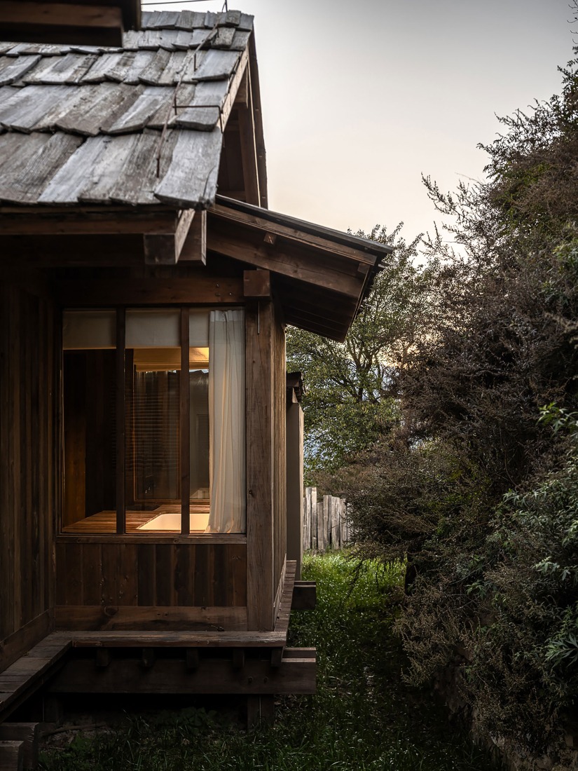 Hotel Songtsm Travel Jiuzhai por Thinking Design. Fotografía por You Pu.