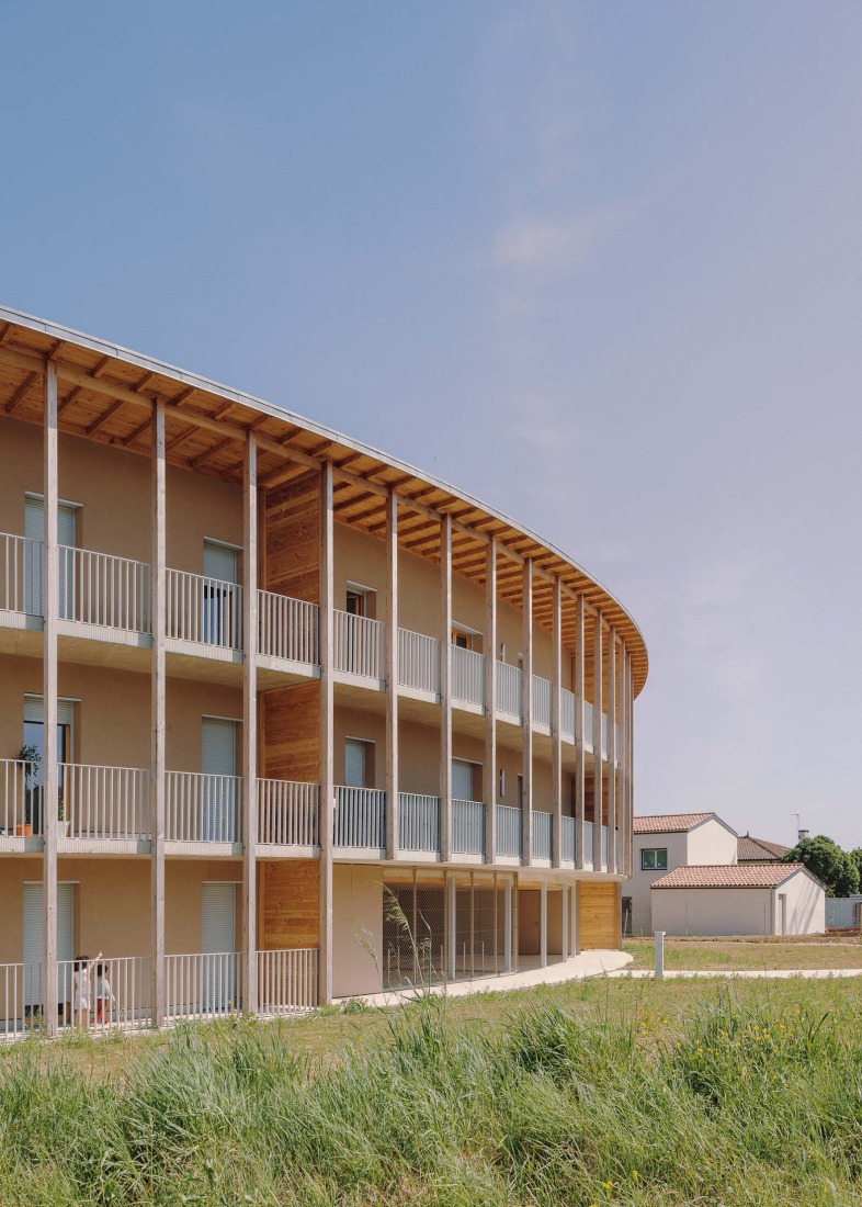 Social housing by Régis Roudil Architectes. Photograph by Bastien Treille.