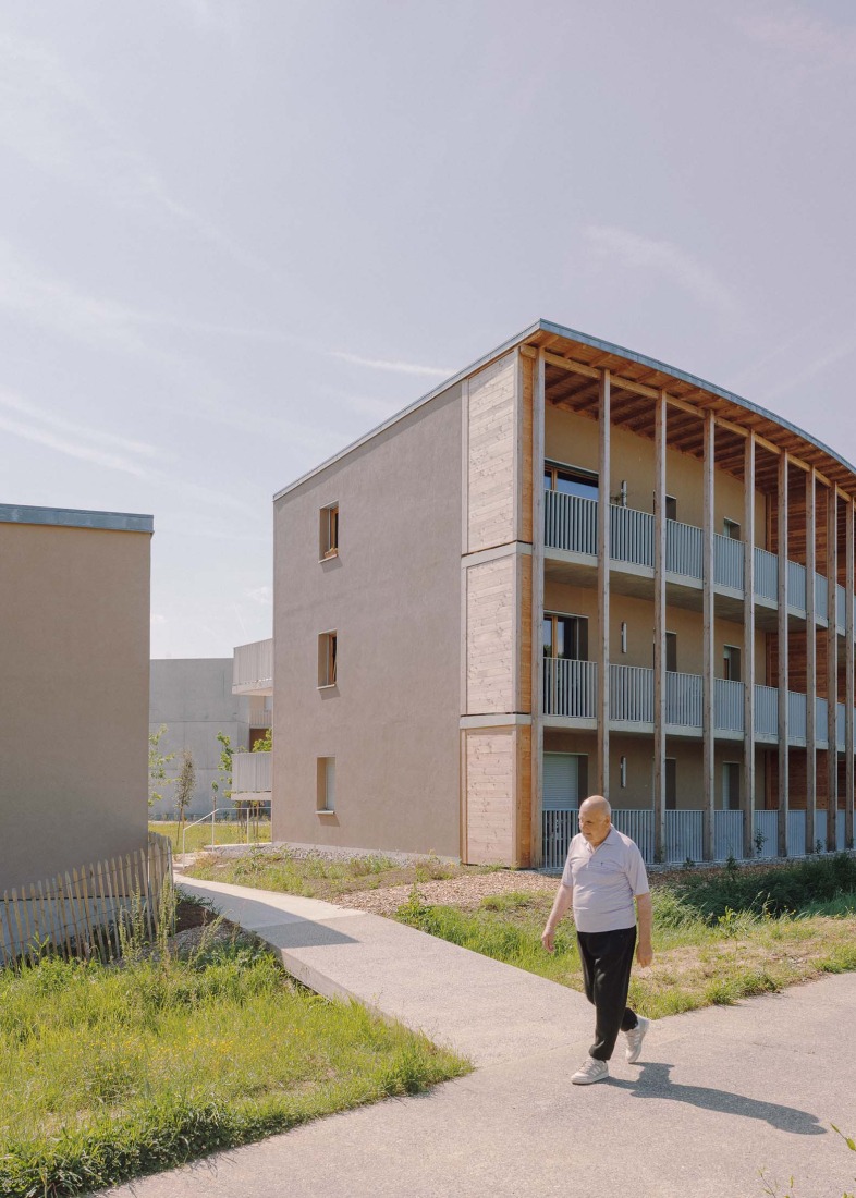 Social housing by Régis Roudil Architectes. Photograph by Bastien Treille.