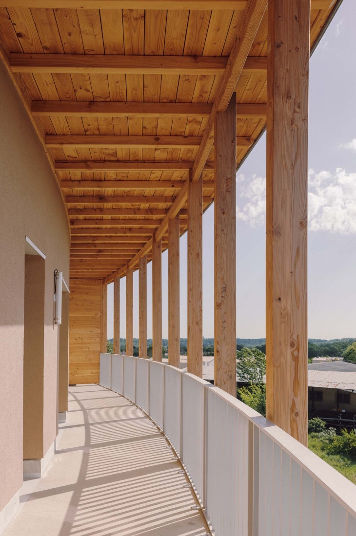 Social housing by Régis Roudil Architectes. Photograph by Bastien Treille.