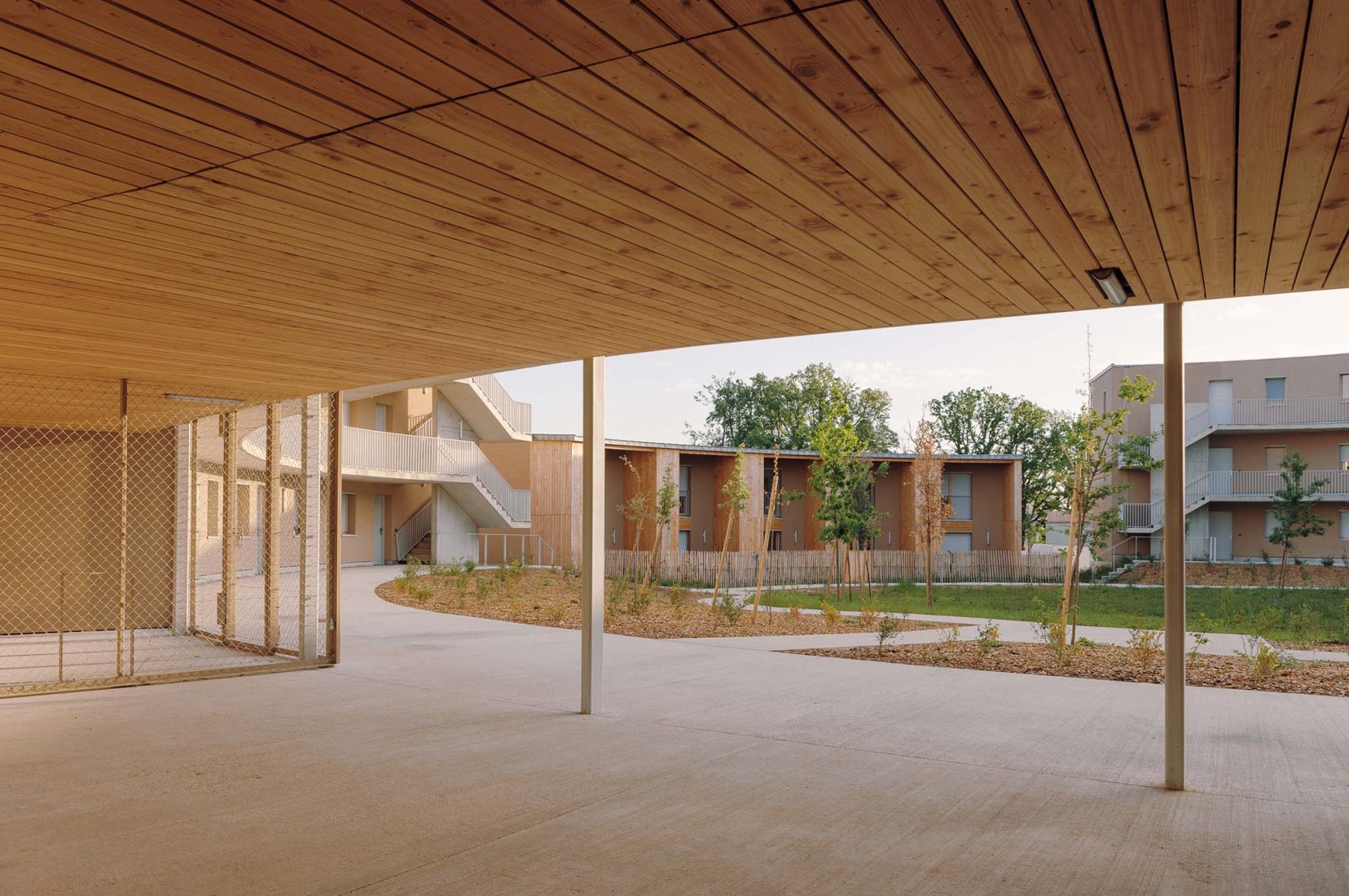 Social housing by Régis Roudil Architectes. Photograph by Bastien Treille.