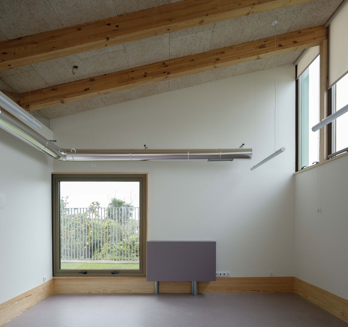 "Creche Modular em Madeira" by depA. Photograph by José Campos.