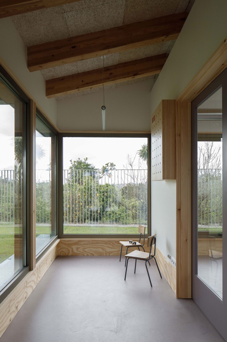 "Creche Modular em Madeira" by depA. Photograph by José Campos.