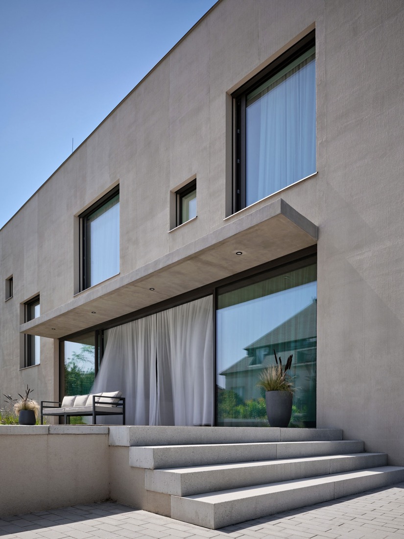 Casa en Čakovice por edit!. Fotografía por BoysPlayNice.