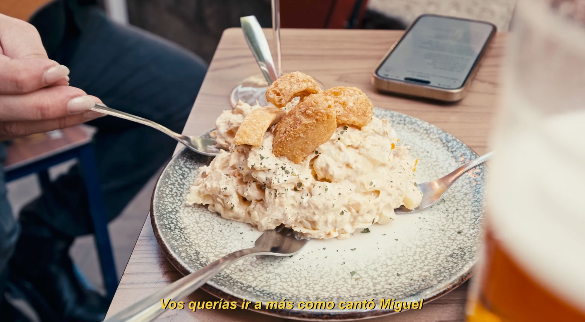 «Nos entendemos» por El Kuelgue y El Kanka.