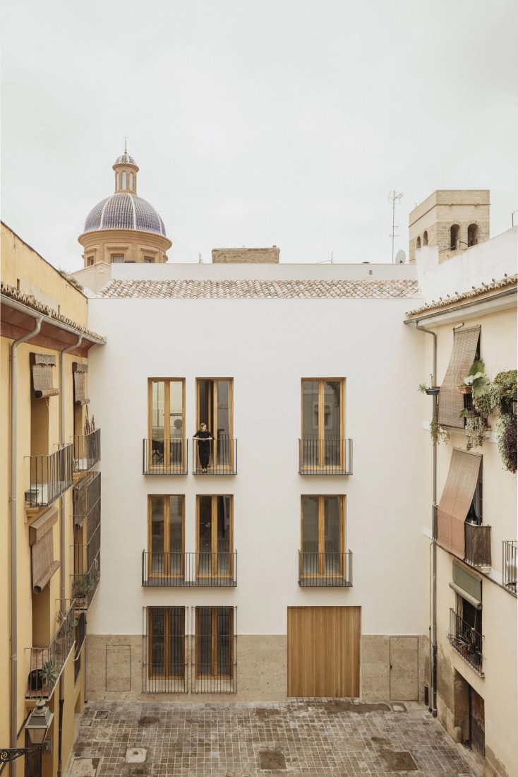 Edificio Viciana por José Fernández-Llebrez. Fotografía por Alejandro Gómez Vives.