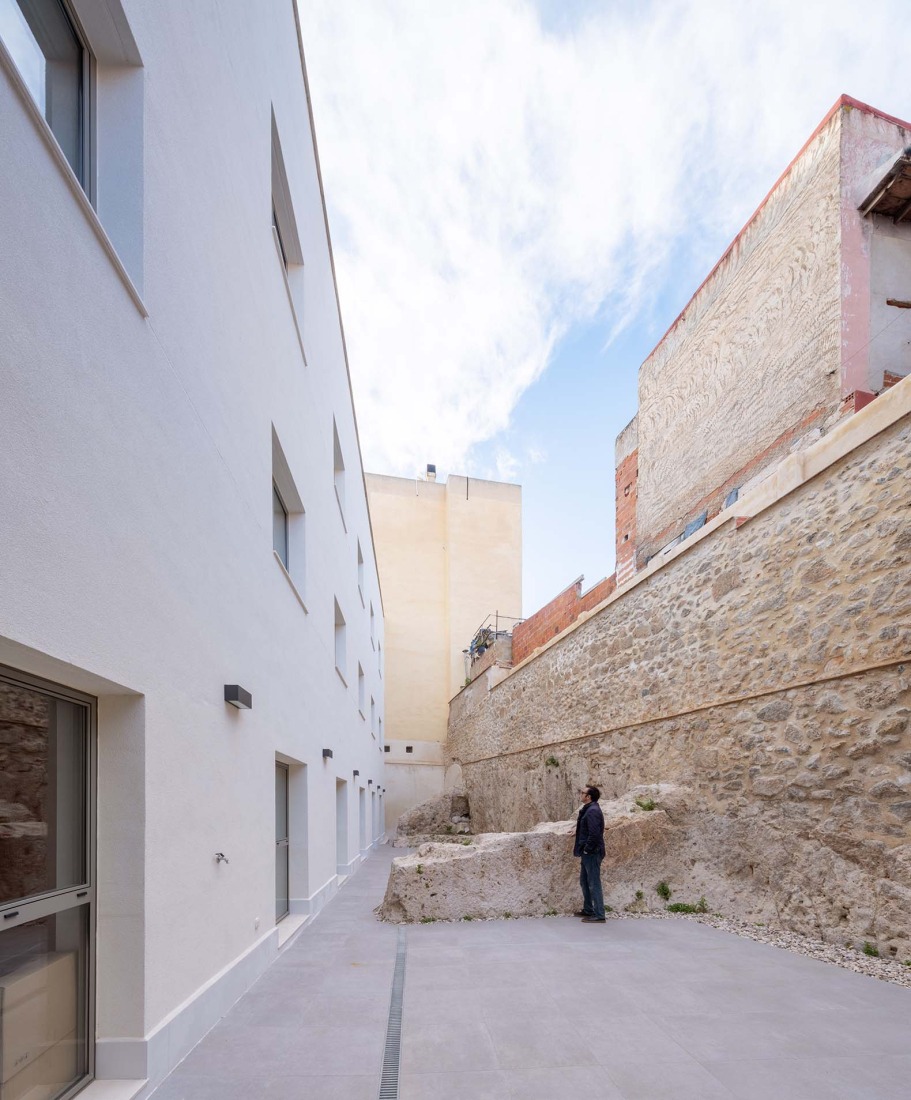 Rehabilitación del Edificio de los Antiguos Juzgados por Galiano Garrigós y Santiago Pastor. Fotografía por David Frutos.