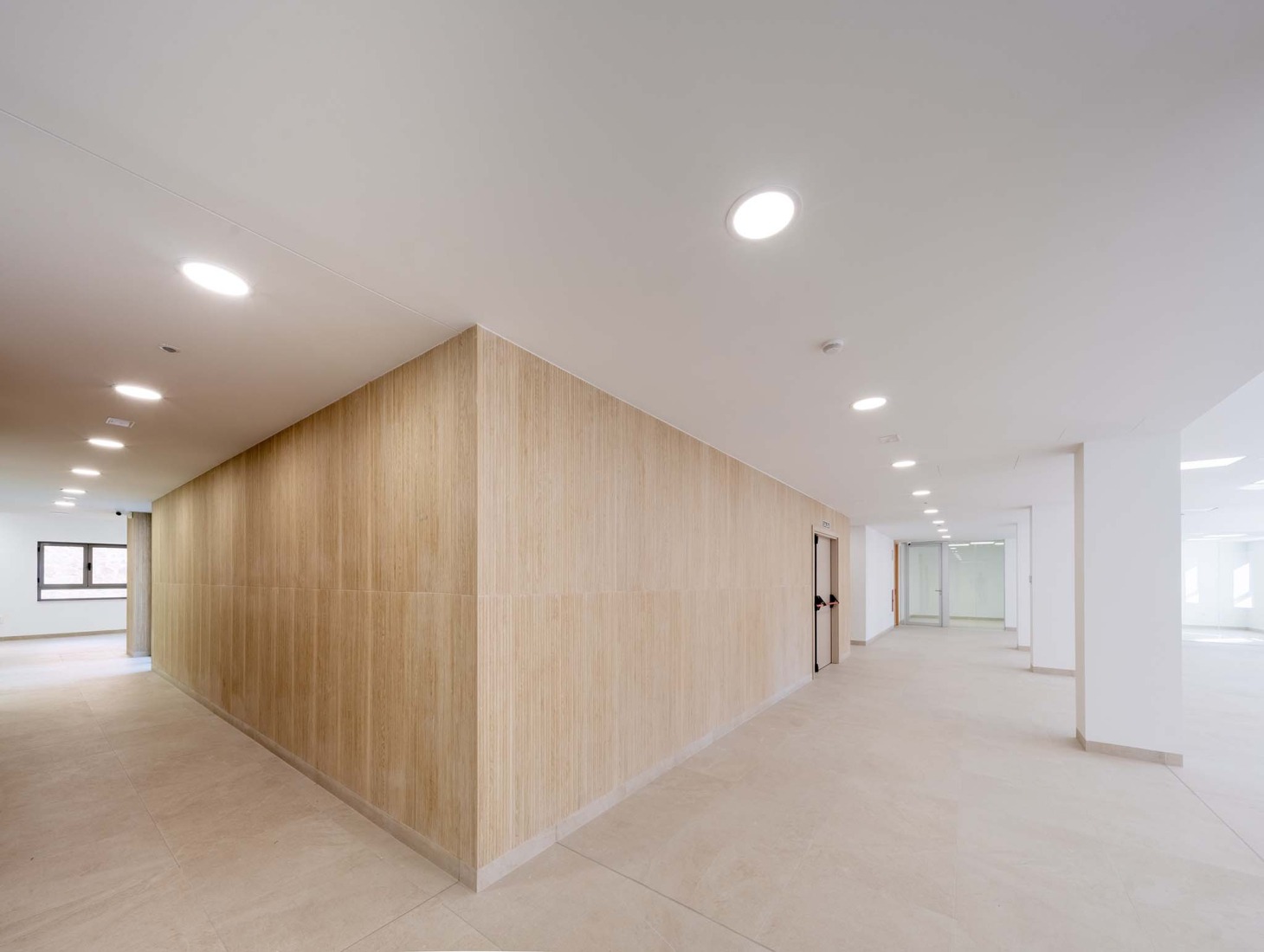 Rehabilitación del Edificio de los Antiguos Juzgados por Galiano Garrigós y Santiago Pastor. Fotografía por David Frutos.