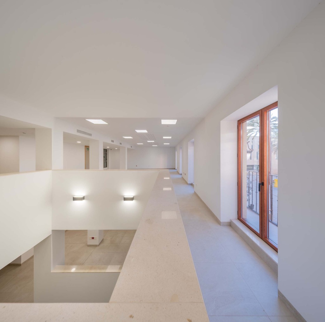Rehabilitación del Edificio de los Antiguos Juzgados por Galiano Garrigós y Santiago Pastor. Fotografía por David Frutos.