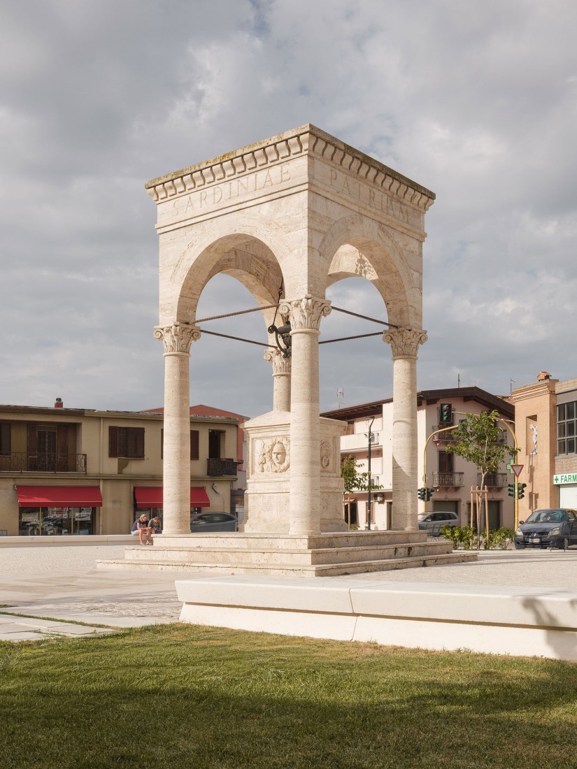 Piazza Mariano por Giulia de Appolonia. Fotografía por Filippo Poli.