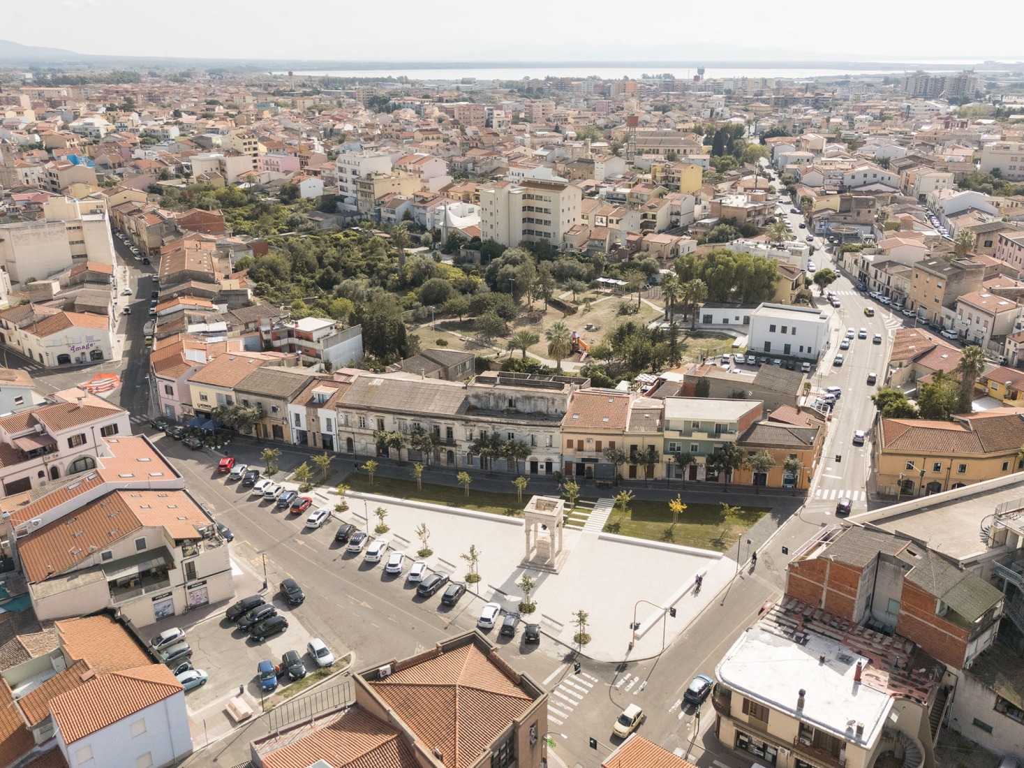 Piazza Mariano por Giulia de Appolonia. Fotografía por Filippo Poli.