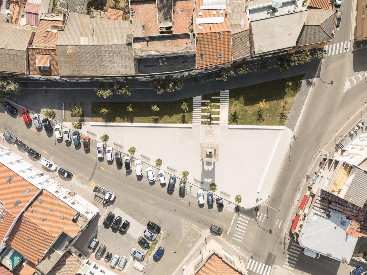 Piazza Mariano por Giulia de Appolonia. Fotografía por Filippo Poli.