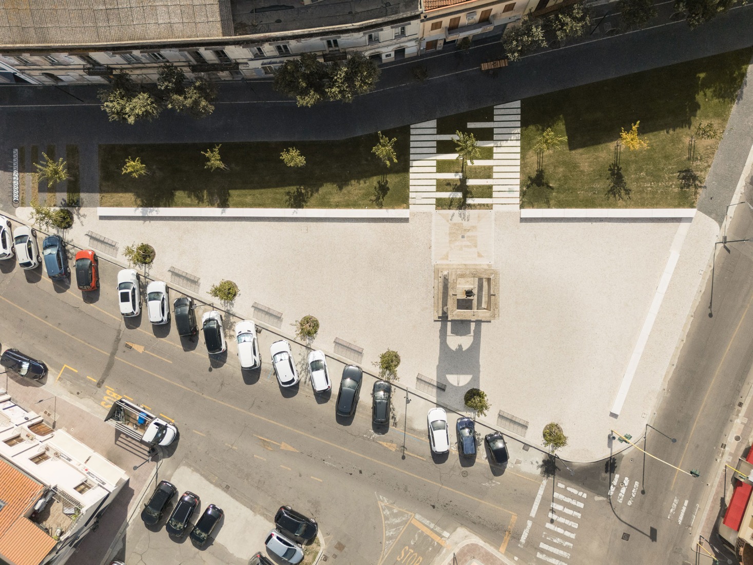 Piazza Mariano por Giulia de Appolonia. Fotografía por Filippo Poli.