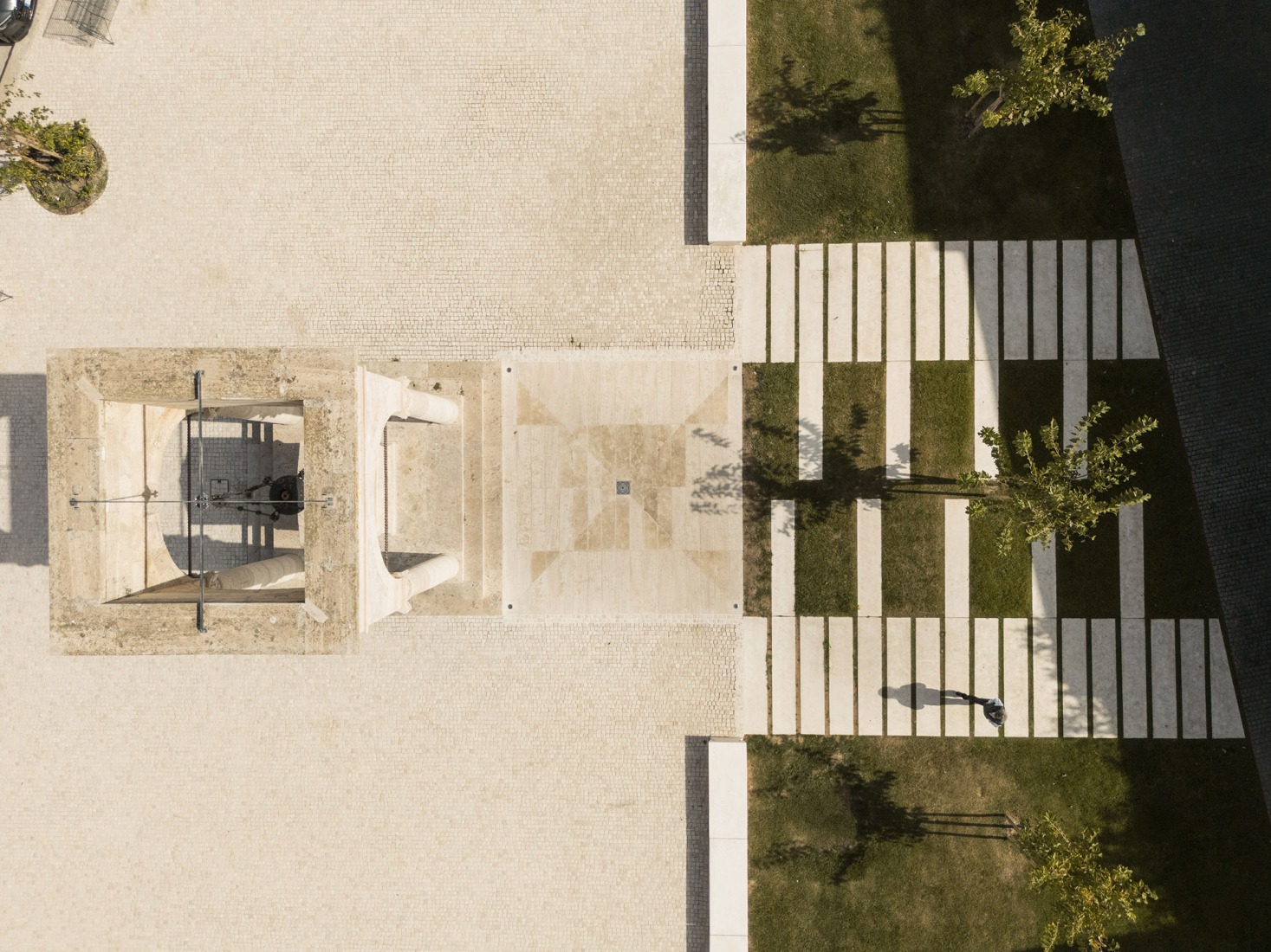 Piazza Mariano por Giulia de Appolonia. Fotografía por Filippo Poli.