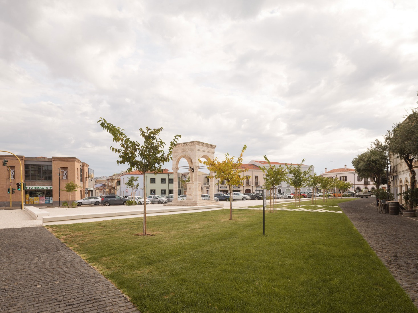 Piazza Mariano por Giulia de Appolonia. Fotografía por Filippo Poli.