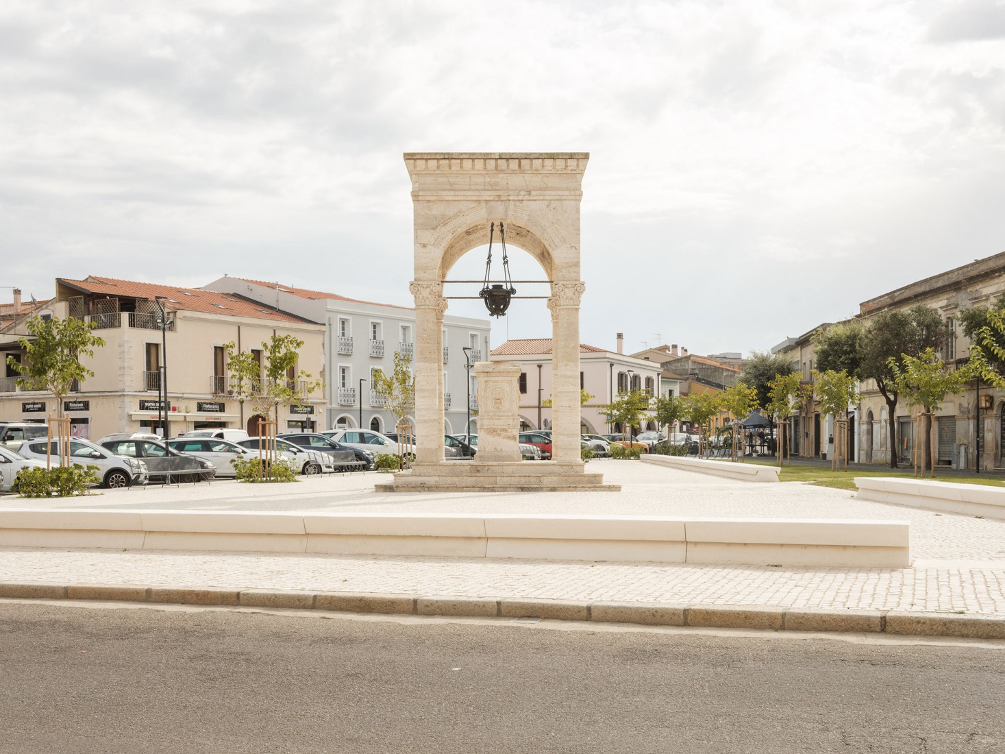Piazza Mariano por Giulia de Appolonia. Fotografía por Filippo Poli.