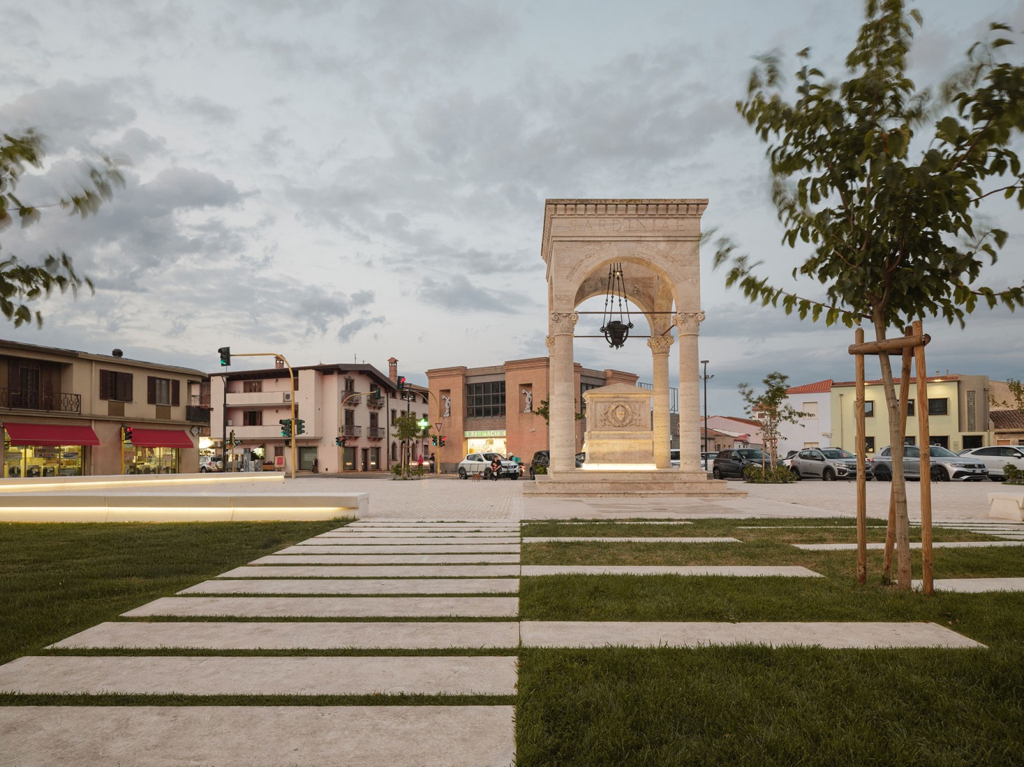 Piazza Mariano por Giulia de Appolonia. Fotografía por Filippo Poli.