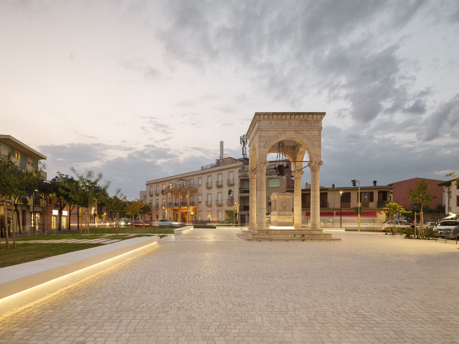 Piazza Mariano por Giulia de Appolonia. Fotografía por Filippo Poli.
