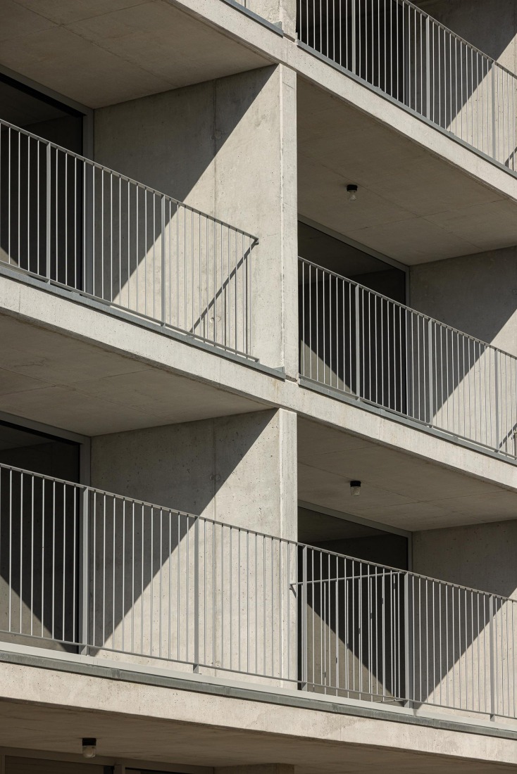 Hintze Ribeiro Multifamily Housing Building by Helder da Rocha Arquitectos. Photograph by Ivo Tavares Studio.