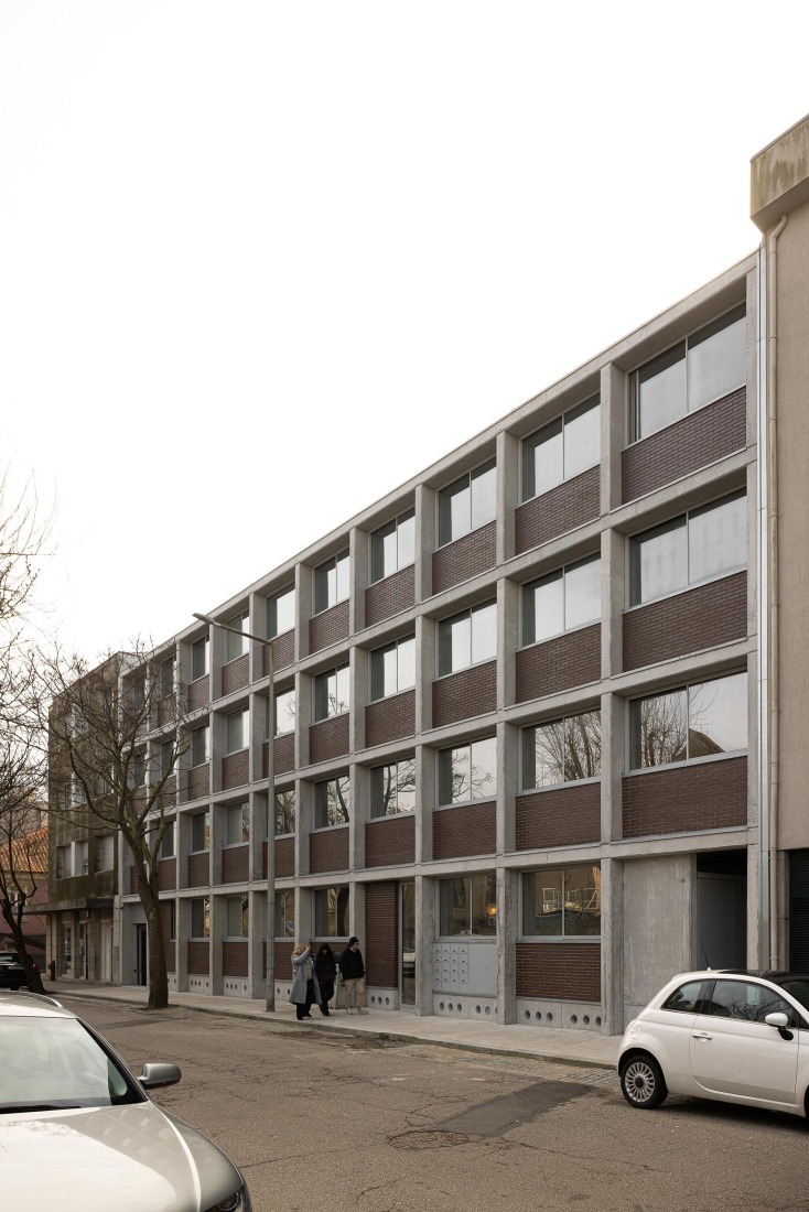 Hintze Ribeiro Multifamily Housing Building by Helder da Rocha Arquitectos. Photograph by Ivo Tavares Studio.