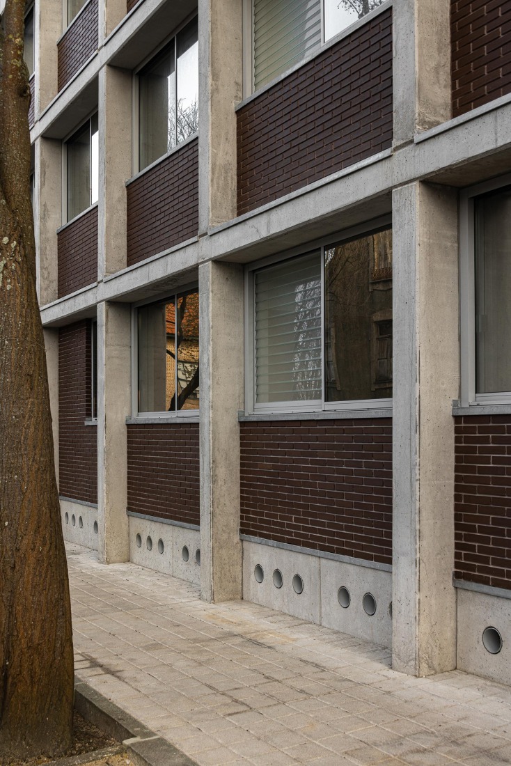 Hintze Ribeiro Multifamily Housing Building by Helder da Rocha Arquitectos. Photograph by Ivo Tavares Studio.