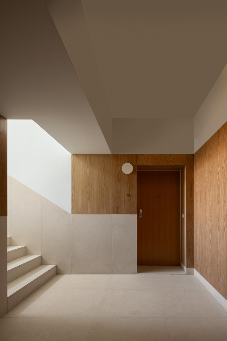 Hintze Ribeiro Multifamily Housing Building by Helder da Rocha Arquitectos. Photograph by Ivo Tavares Studio.