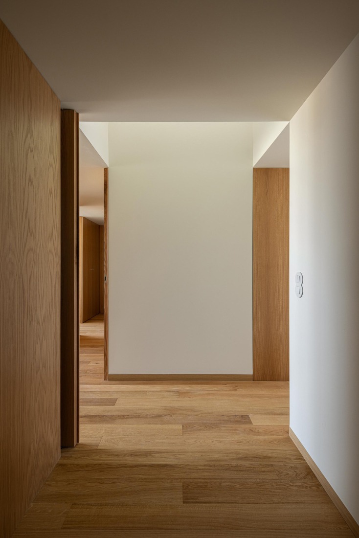 Hintze Ribeiro Multifamily Housing Building by Helder da Rocha Arquitectos. Photograph by Ivo Tavares Studio.