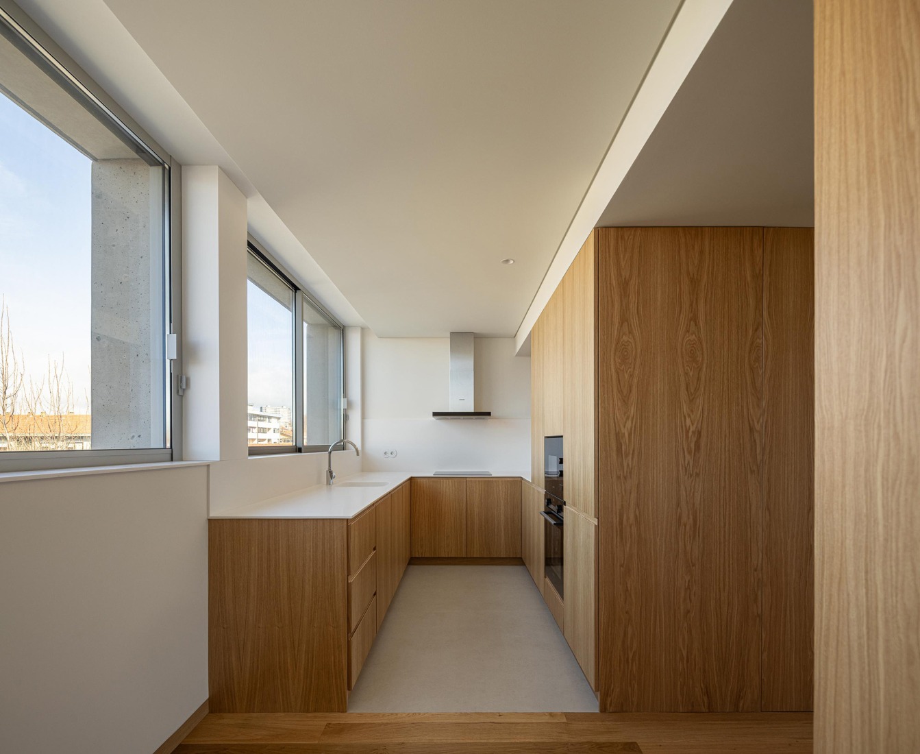 Hintze Ribeiro Multifamily Housing Building by Helder da Rocha Arquitectos. Photograph by Ivo Tavares Studio.