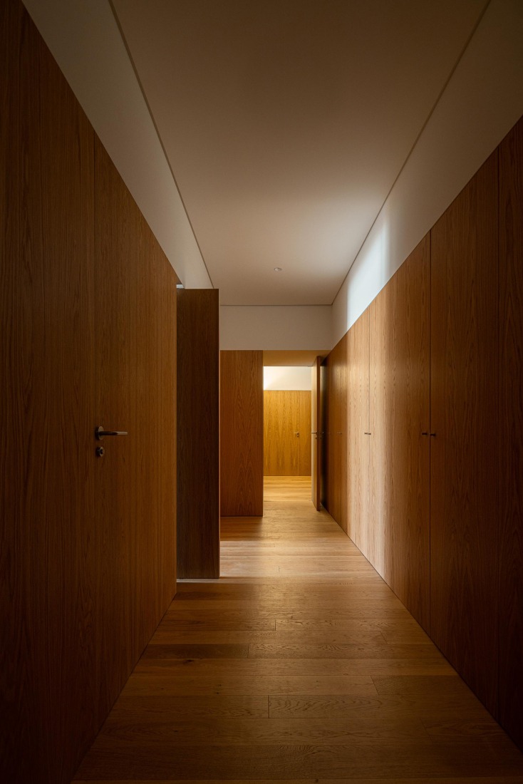 Hintze Ribeiro Multifamily Housing Building by Helder da Rocha Arquitectos. Photograph by Ivo Tavares Studio.