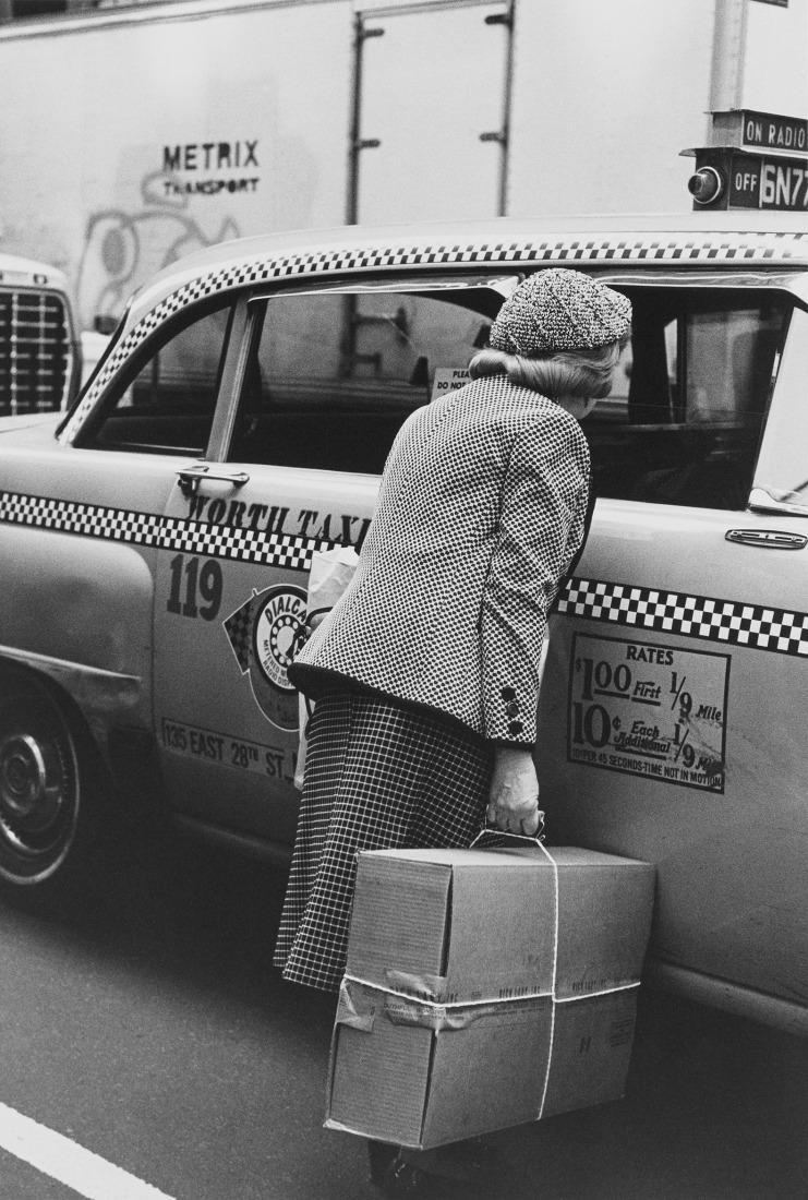 Helen Levitt, N.Y., 1982. Courtesy of Film Documents LLC, via Zander Galerie.