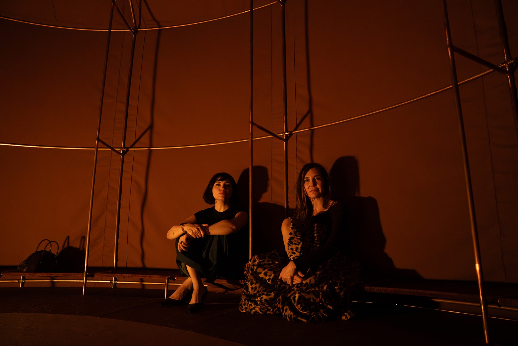 «La casa del silencio» por Sana Frini + Vuslat. Fotografía por Derrick Belcham.