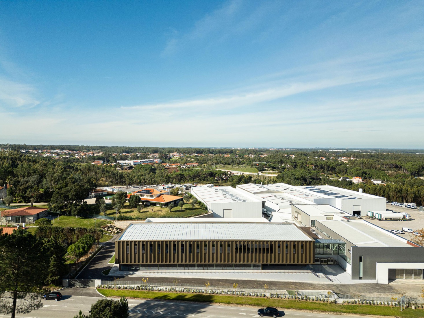 Nuevo edificio de la sede de la PRF por Impare Arquitectura. Fotografía por Ivo Tavares Studio.