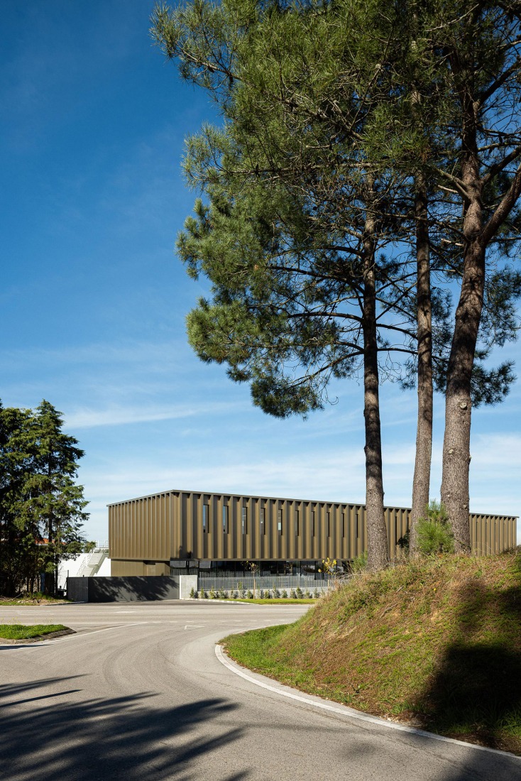Nuevo edificio de la sede de la PRF por Impare Arquitectura. Fotografía por Ivo Tavares Studio.